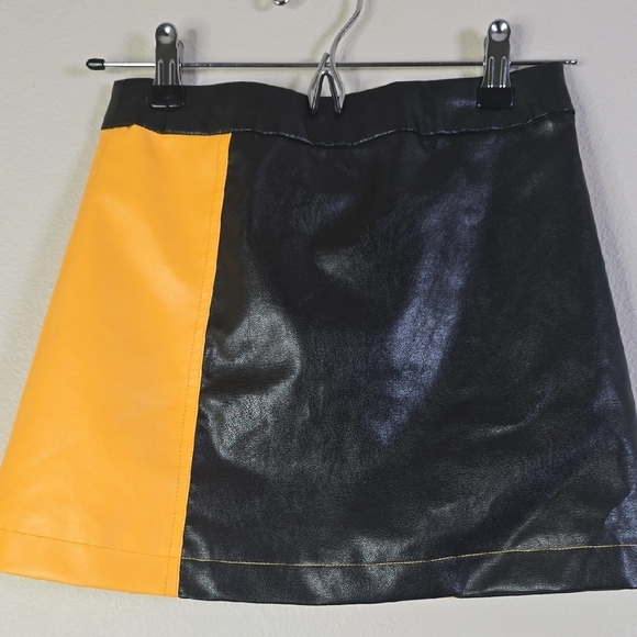 Truce Parchwork  Yellow and Black Mini Skirt - Picture 6 of 7